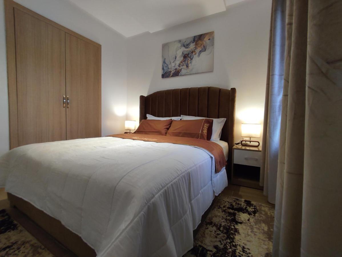 Superbe Appartement bien équipé au centre de la ville d'Uchda  Exterior foto