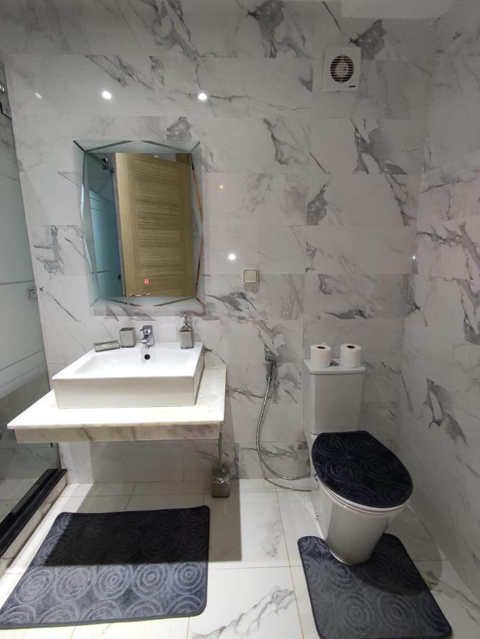 Superbe Appartement bien équipé au centre de la ville d'Uchda  Exterior foto